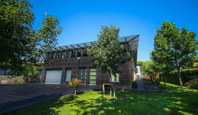 Villa, carefully finished with quality materials