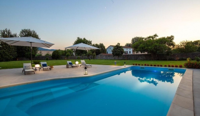 Honeymoon Leonor Villa
