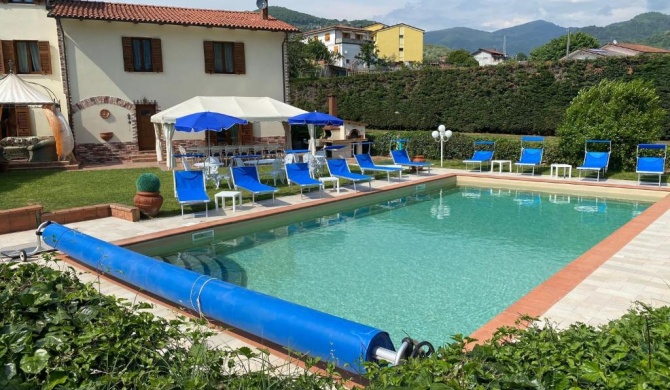 Villa con piscina tra Versilia e Cinque Terre