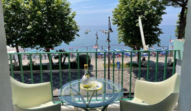 MareInVista apartment in Maiori