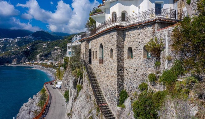 Tower flats, Maiori