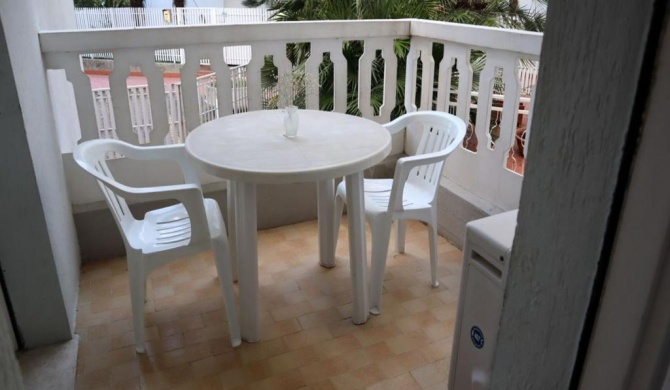 Flat for 4 People with Terrace in Residence with Shared Swimming Pool