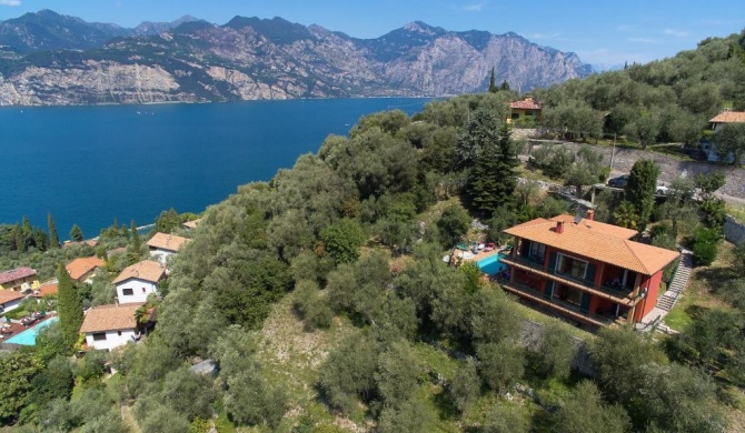 Villa's Apartments with Enchanting Lake View