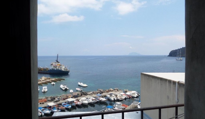 Casa Bianca - monolocale sul mare a Malfa, Salina - Isole Eolie