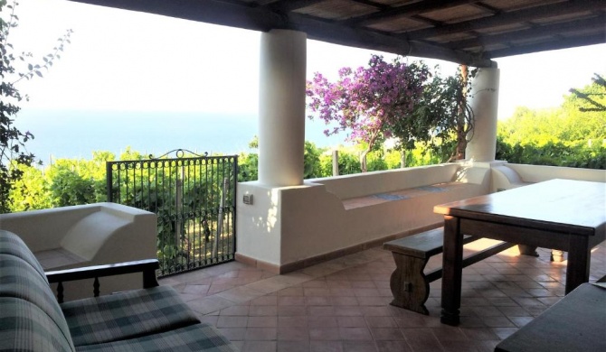 Casa Mary - Monolocale panoramico in centro a Malfa