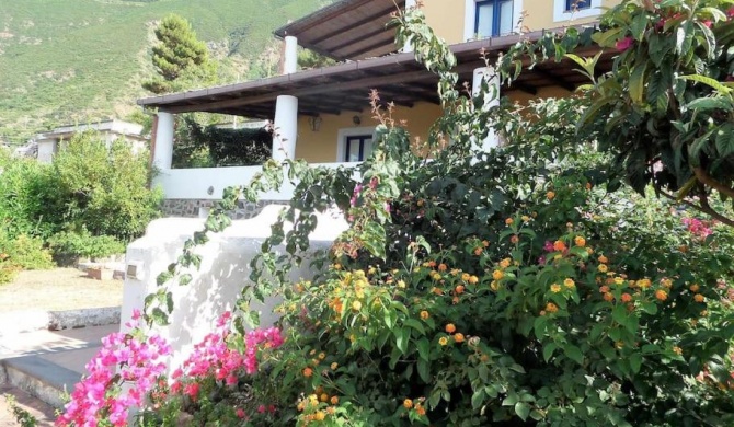 Villa Mariangela, splendida Villa Panoramica al centro di Malfa