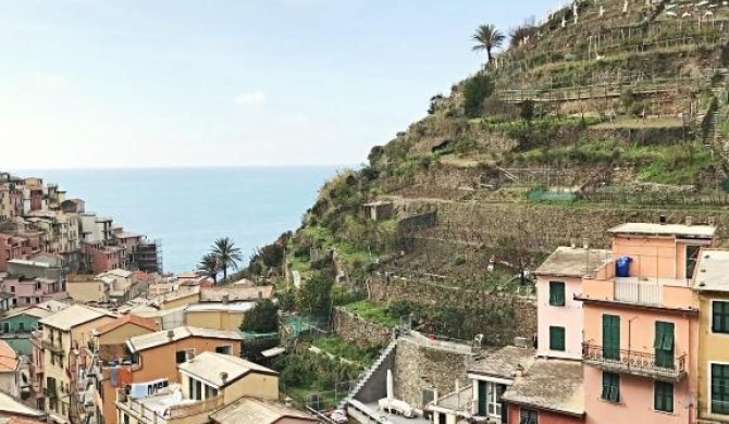 Pearl Gray House (in Manarola 5terre)