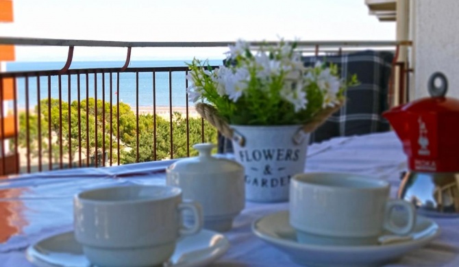 Nuovo fronte spiaggia, terrazza sul mare e piscina