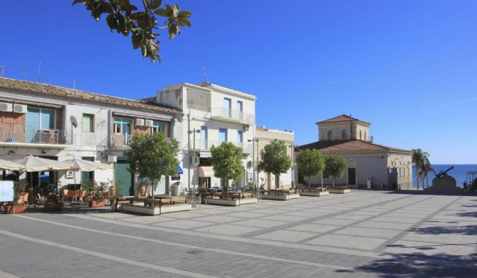 Talete, appartamento in centro a 40 mt dalla spiaggia - Pomelia