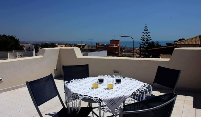 Villa Floridia, just 300 m from the sea