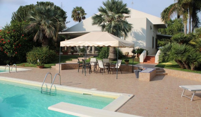 VILLA BLANC LUXURY